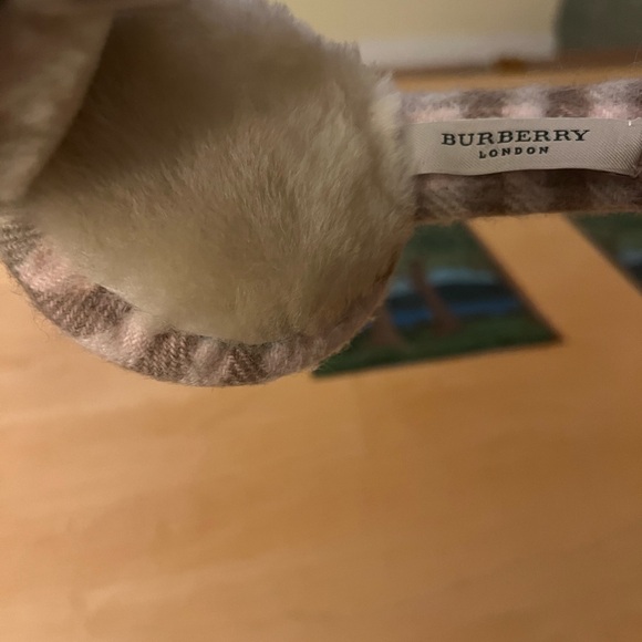 Barely worn pink Burberry earmuffs - Picture 2 of 3